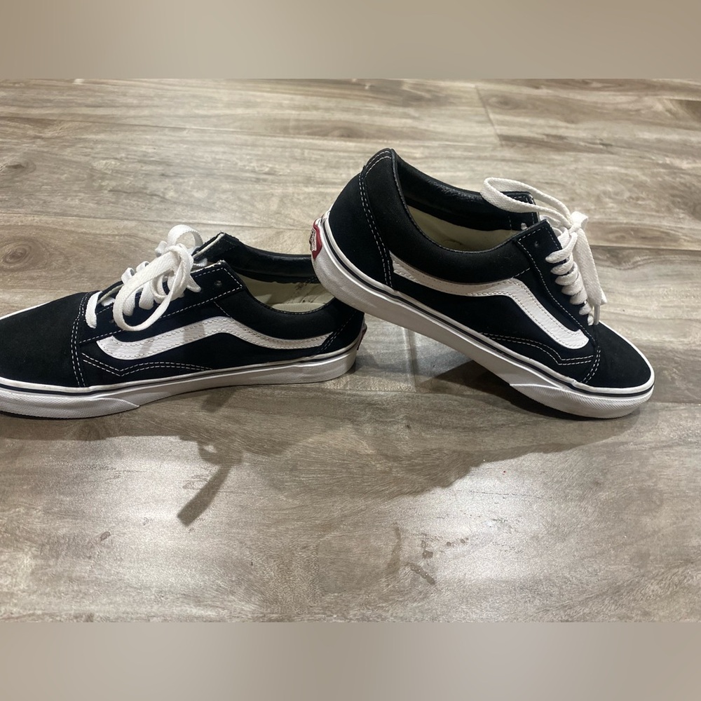 Good condition. True to size. Always worn with socks. Smoke free home.